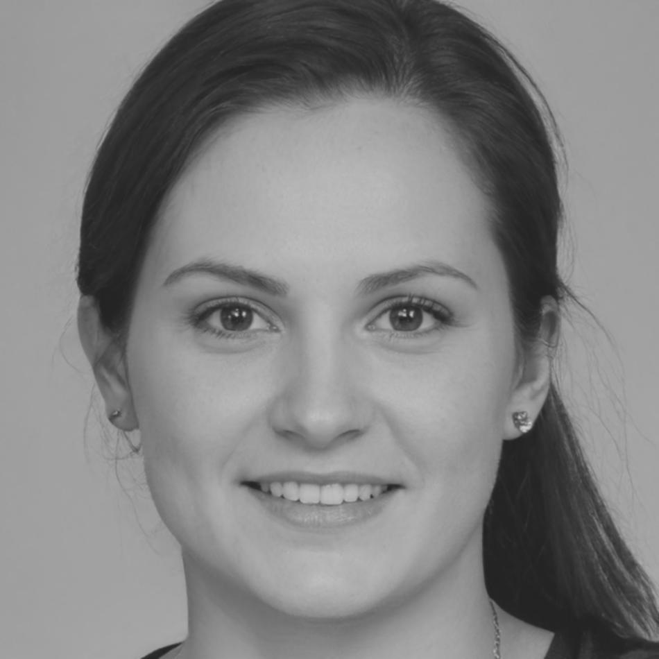 Sina Bachmann, Mentorin für KI-Systemarchitektur und Performance-Optimierung
